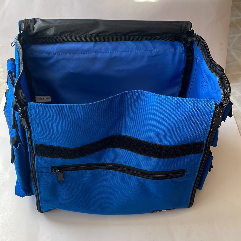 Art bin blue shoulder bag for crafts storage lots of pockets, on the go crafting - Picture 5 of 9